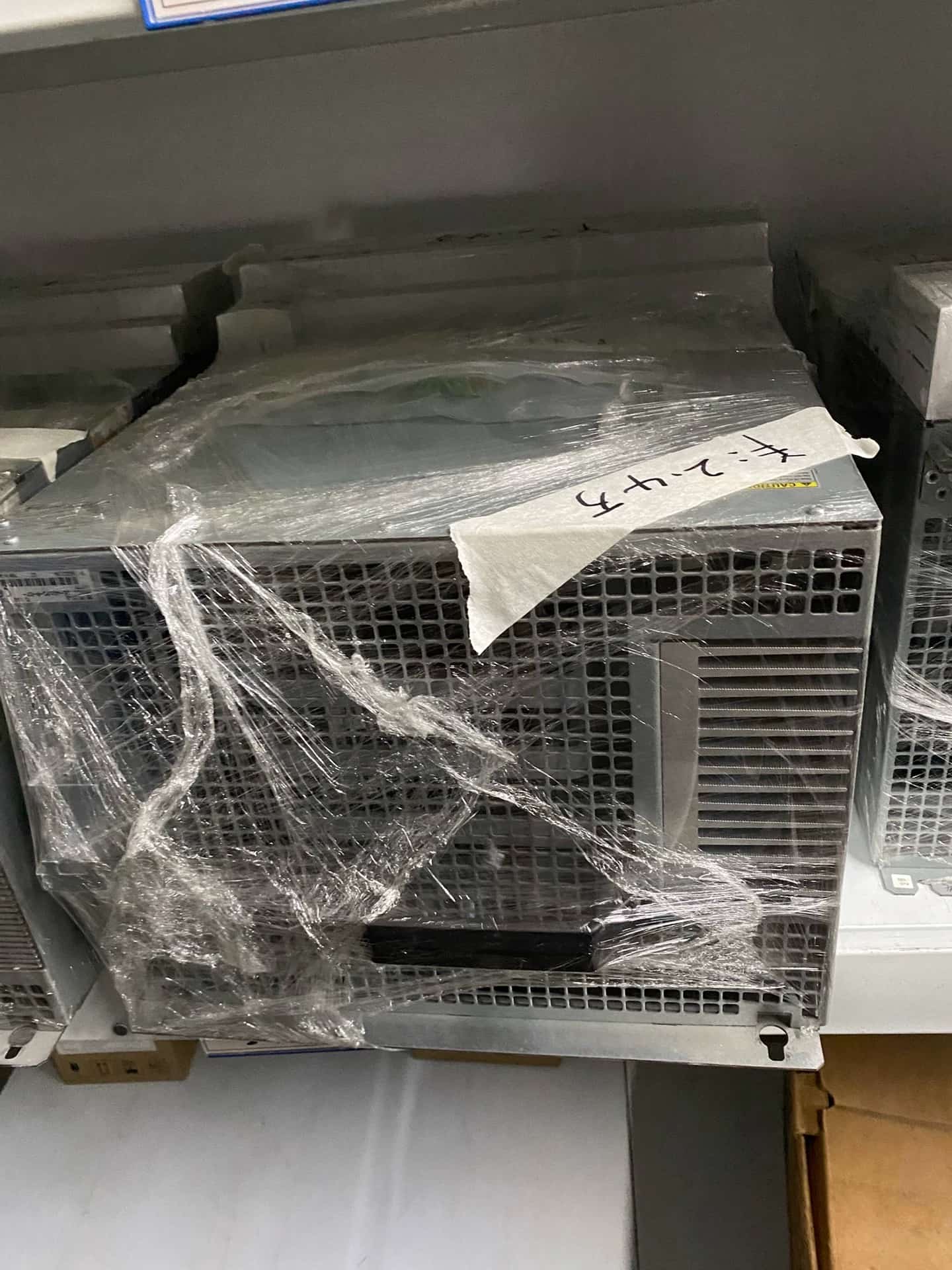 Gloednieuwe Originele Bosch Rexroth Servo drive HMV01.1E-W0120-A-07-NNNN Servomotor Snelle Verzending