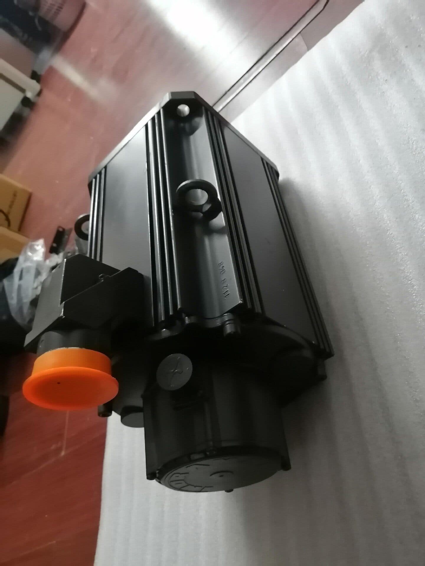 Gloednieuwe Originele Bosch Rexroth Servo drive MKD112B-048-KG2-BN Servomotor Snelle Verzending