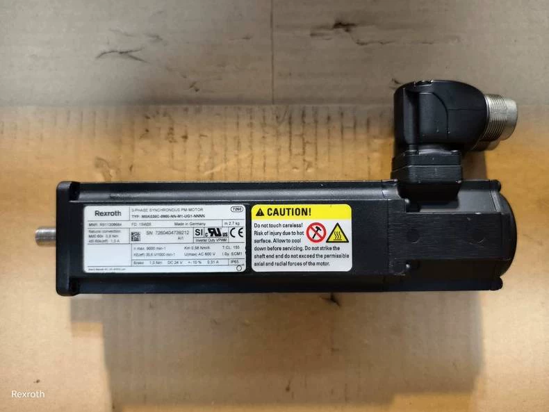 Gloednieuwe Originele Bosch Rexroth Servo drive MSK030C-0900-NN-M1-UG1-NNNN Servomotor Snelle Verzending