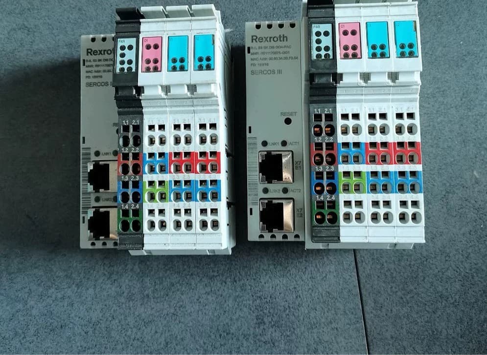 Gloednieuwe Originele Bosch Rexroth Servo drive PLC Mobule PLC controller R911170875 R-IL S3 BK DI8 DO4-PAC Servomotor Snelle Verzending