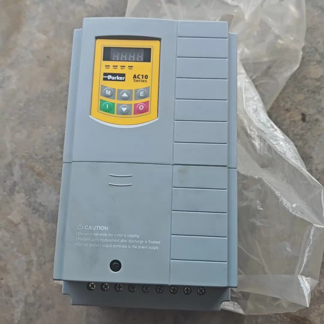 Gloednieuwe Originele Parker 10G-44-0250-BF Servo drives frequentieregelaars servomotoren controllers Snelle Verzending