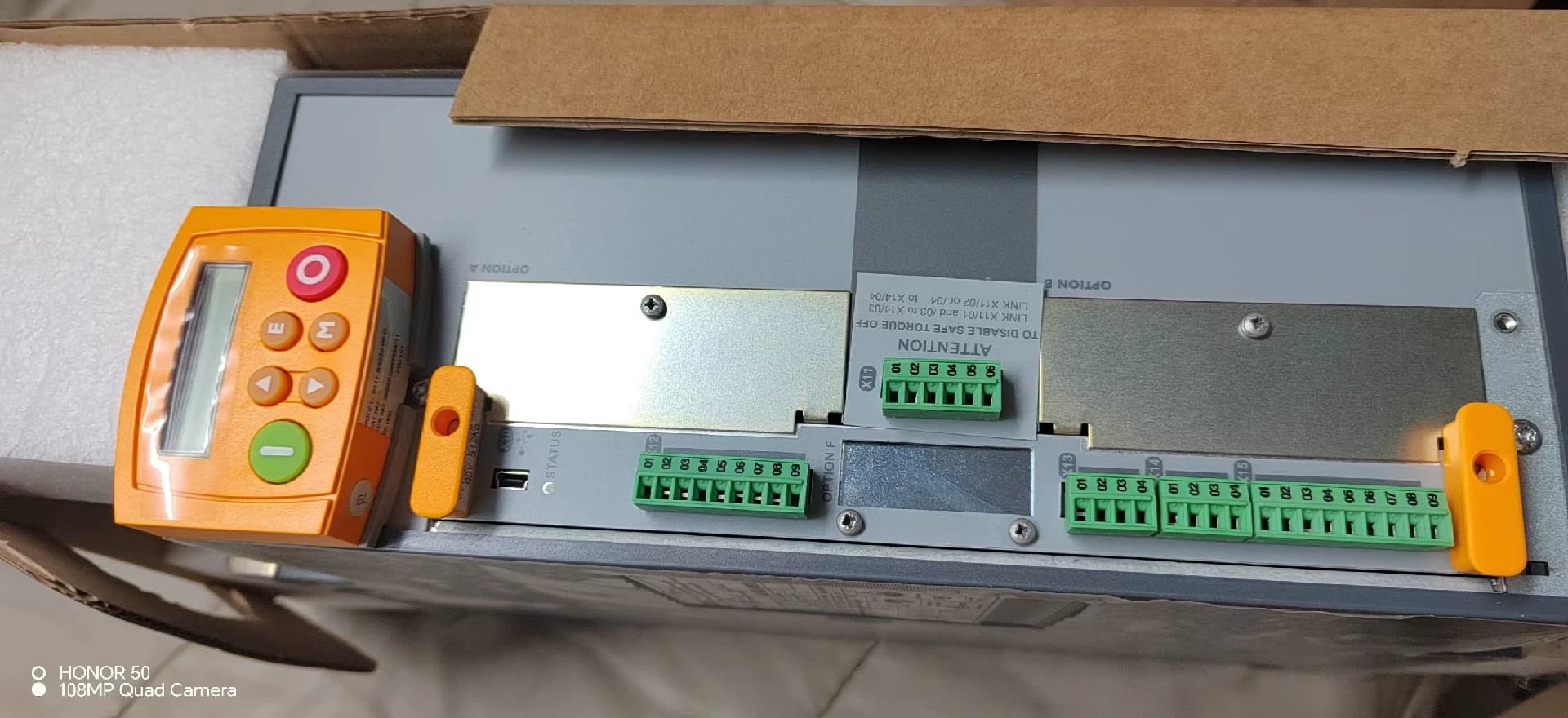 Gloednieuwe Originele Parker 890SD-532590D0-B00-1A000 Servo drives frequentieregelaars servomotoren controllers Snelle Verzending