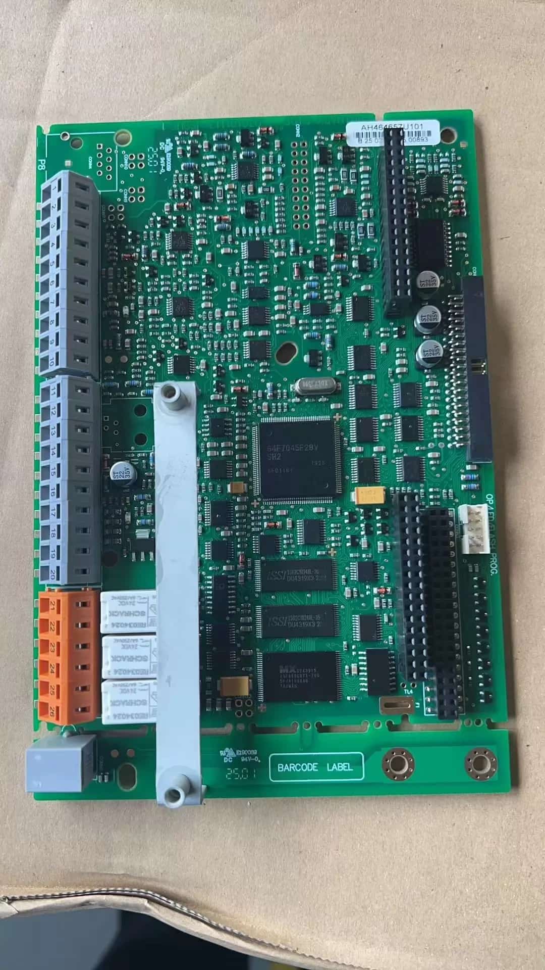 Gloednieuwe Originele Parker AH464657U101 Servo drives frequentieregelaars servomotoren controllers Snelle Verzending