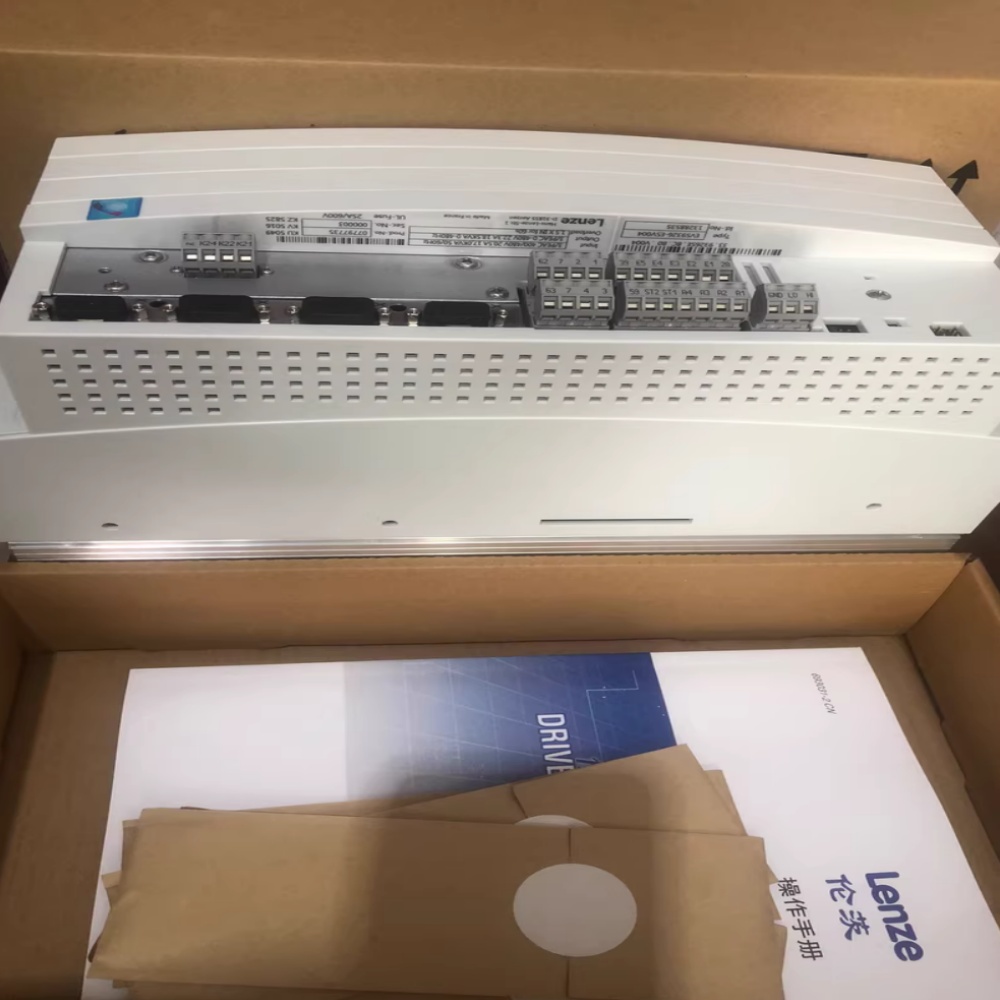 Echte nieuwe Lenze E82EV552K2C200 industriële I/O-module FedEx DHL snelle verzending