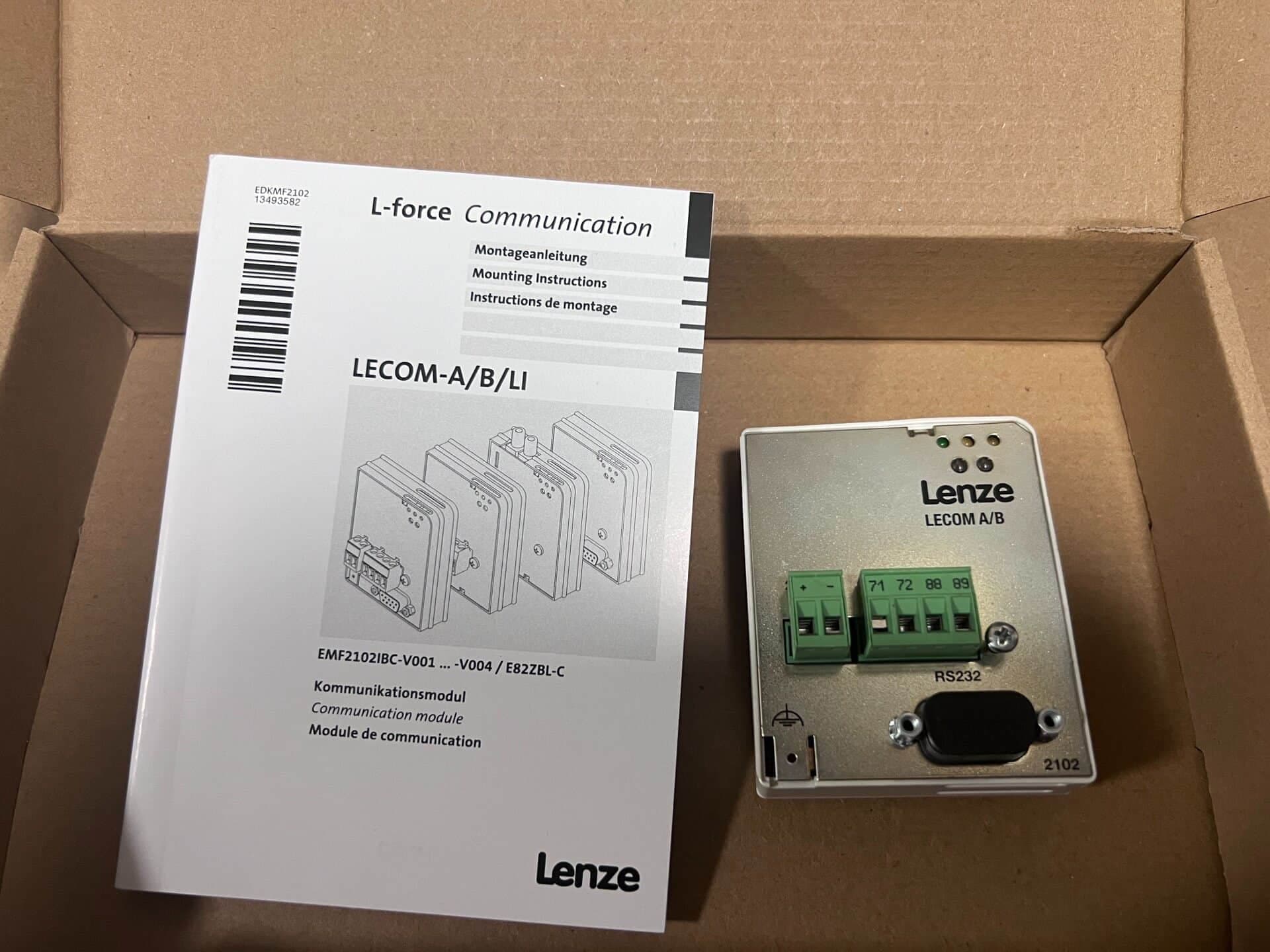 Echte nieuwe Lenze EMF2102IBCV002 industriële I/O-module FedEx DHL snelle verzending