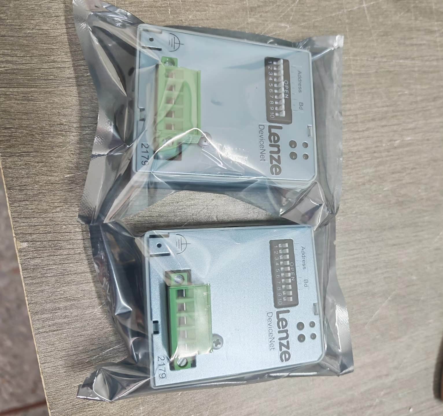 Echte nieuwe Lenze EMZ9374IB industriële I/O-module FedEx DHL snelle verzending