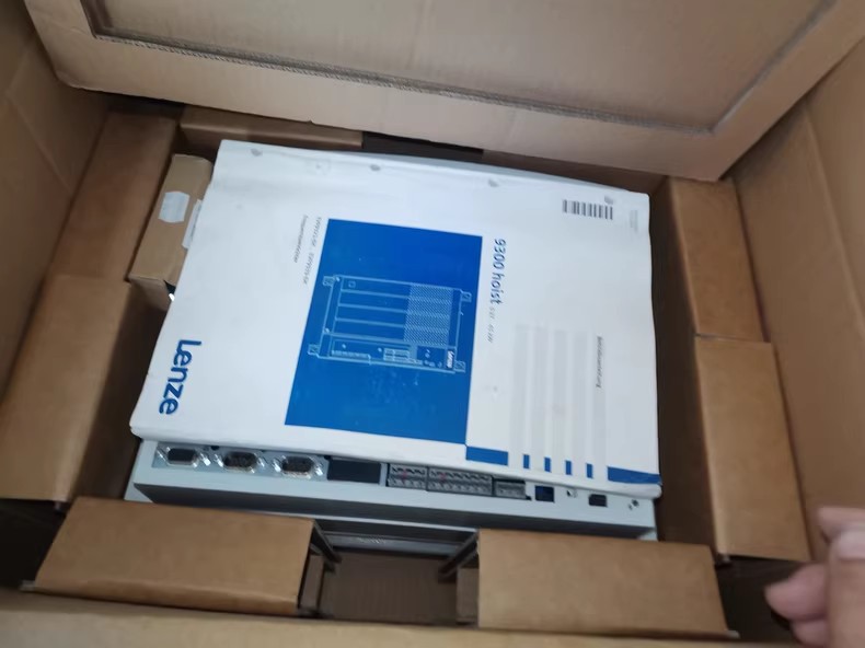 Echte nieuwe Lenze EVS9326-EV industriële I/O-module FedEx DHL snelle verzending