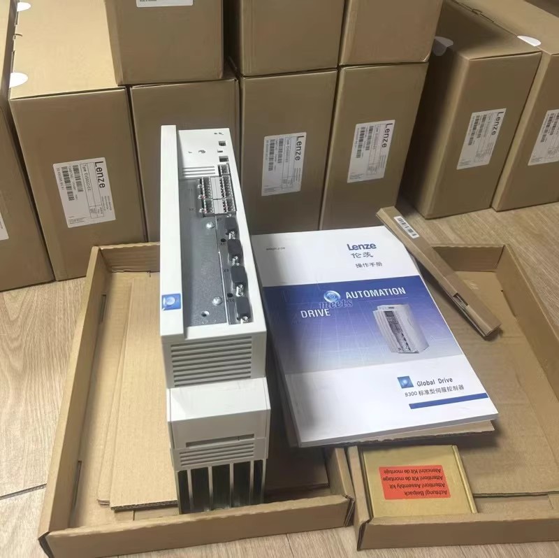 Echte nieuwe Lenze EVS9331-EV industriële I/O-module FedEx DHL snelle verzending